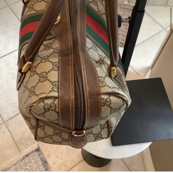Authentic Vintage Gucci Boston Bag - Picture 4 of 12